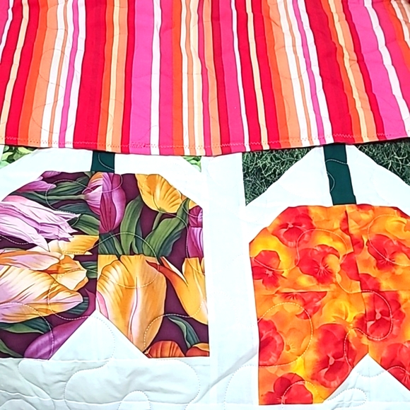 Reversible Quilt 🌷 Tulip Theme